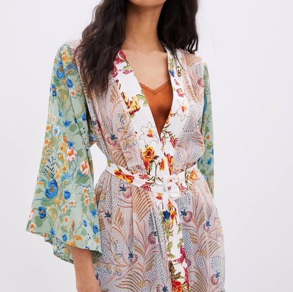 Anthropologie Dani Floral Kimono - Picture 4 of 8